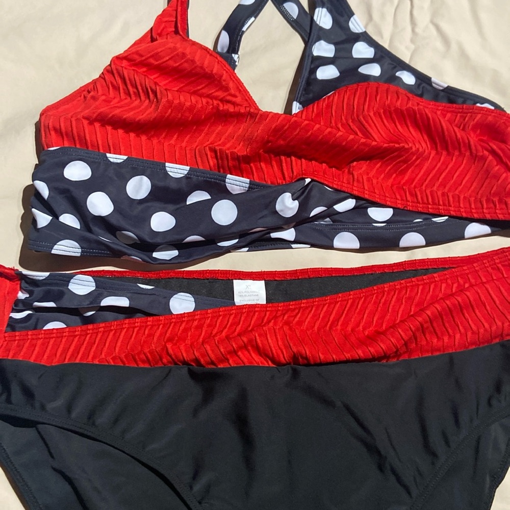 Women’s Brand new swimsuit in package size xl